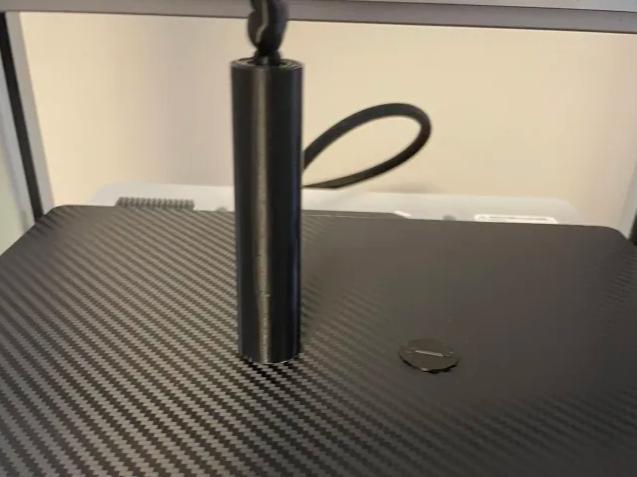 Collapsing sword, but its a pointer finger