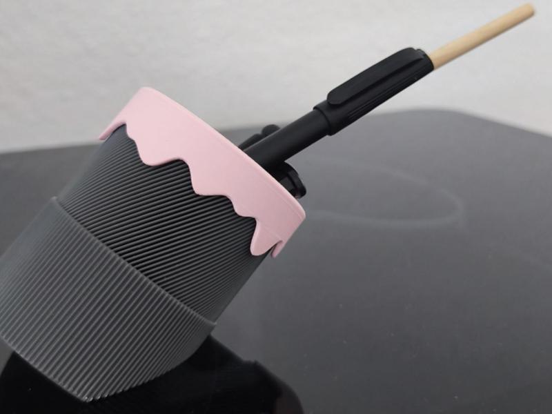 Modern Desk Organizer with "Bleed" Effect