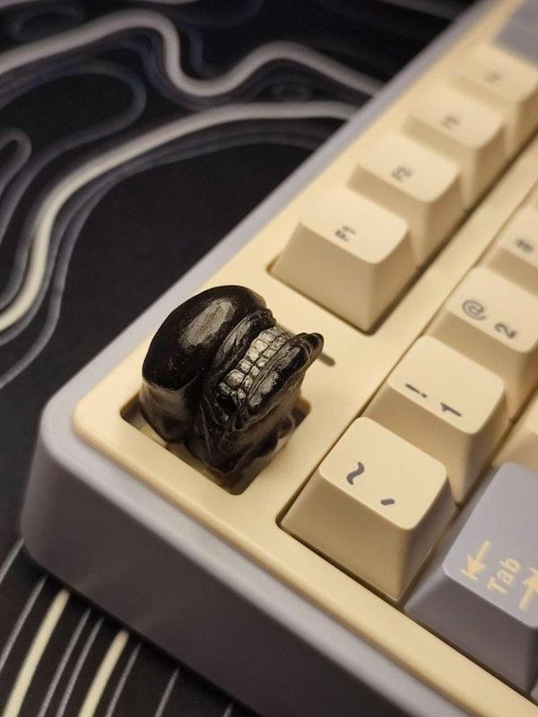 Xenomorph Keycap – MX Switch Compatible
