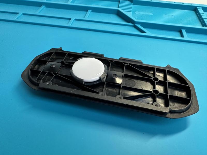 Specialized SWAT door Apple AirTag holder