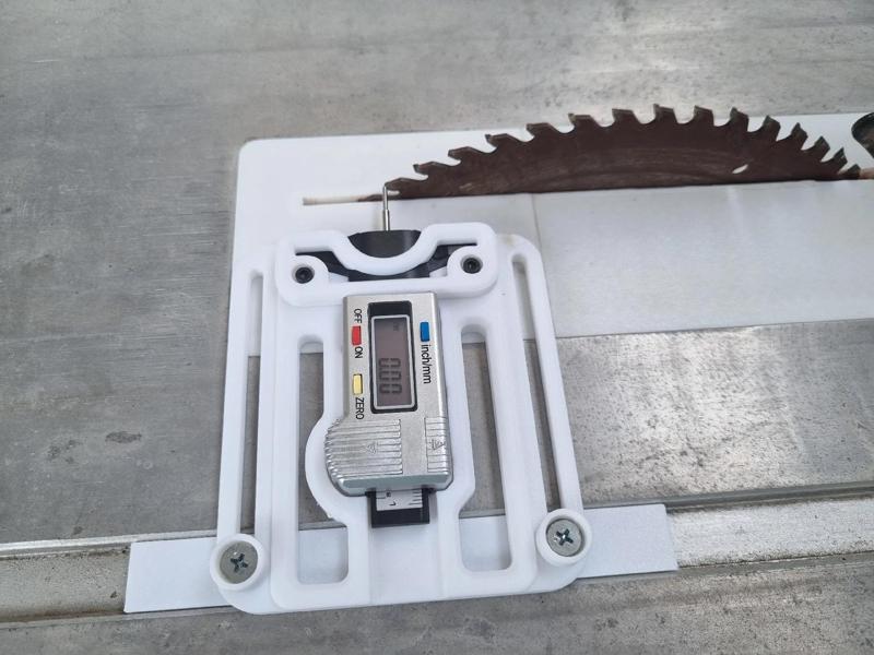 Slider for Stanley STST1825 for table saw alignment jig