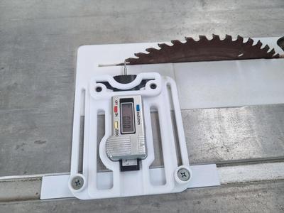Slider for Stanley STST1825 for table saw alignment jig