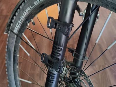 Simple Fork Bag Mount for 38mm Forks 