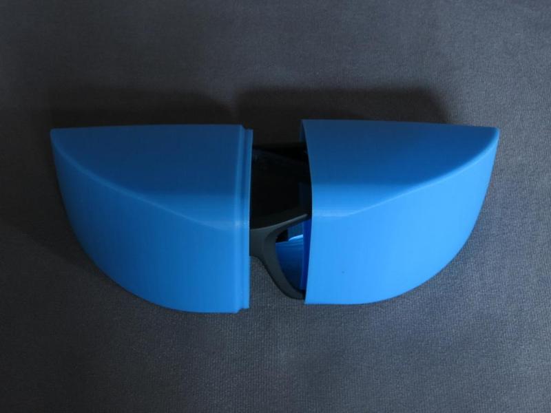 Customizable sunglasses case