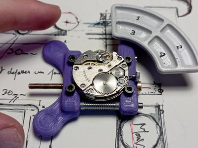 Watch movement holder ergonomie