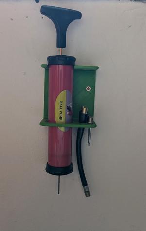 Wandhalter für Ballpumpe / wall mounting holder for ball pump