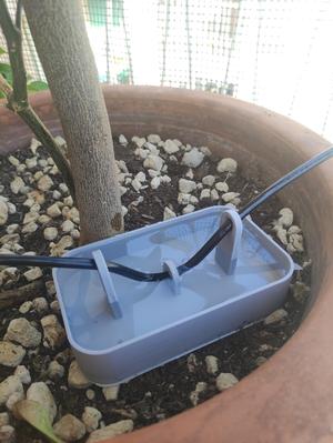 Ant-stopper for irrigation tubes