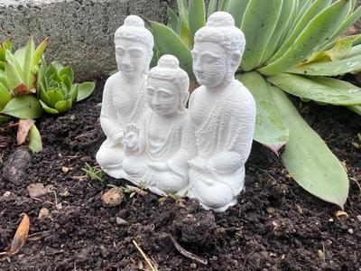 Buddha family statue