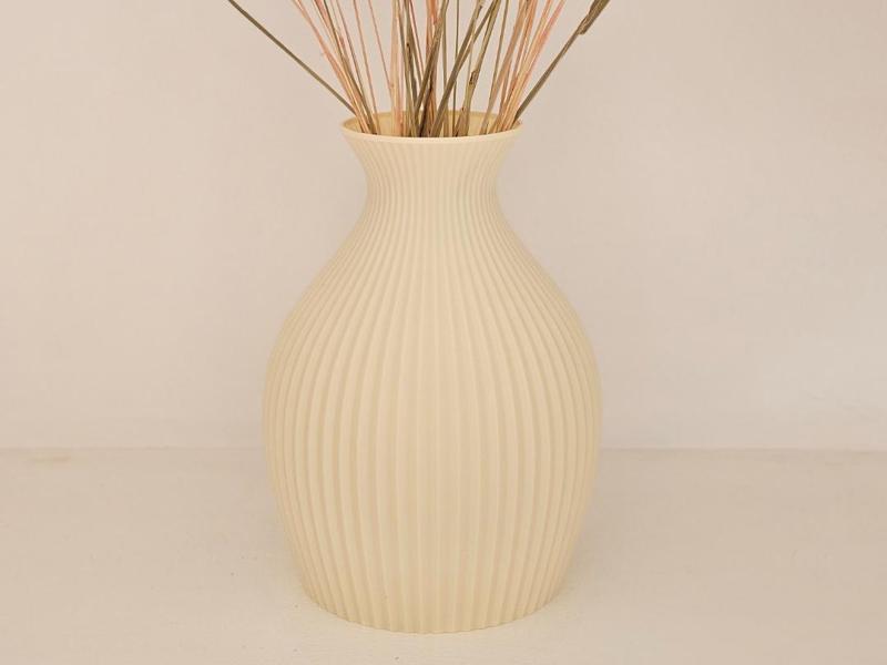 Elegant Ribbed Vase 