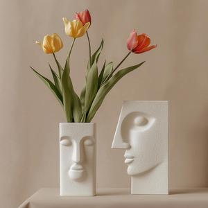 Sculpted Visions Vase Set – Modern Face Art Decor