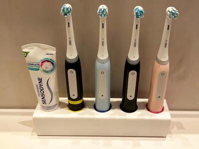Oral B Toothbrush holder with color rings (no AMS)