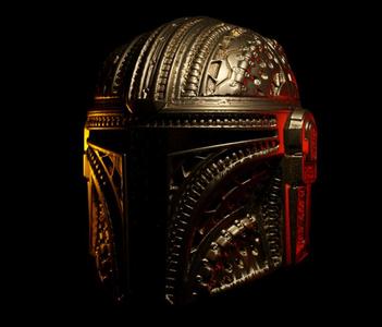Mandalorian Helmet Cyber Style ( With split parts)