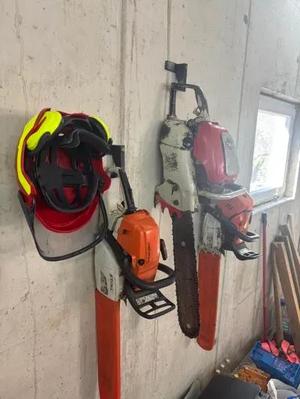 Stihl Motorsägen / Kettensägenhalter für Benzin und Akku   