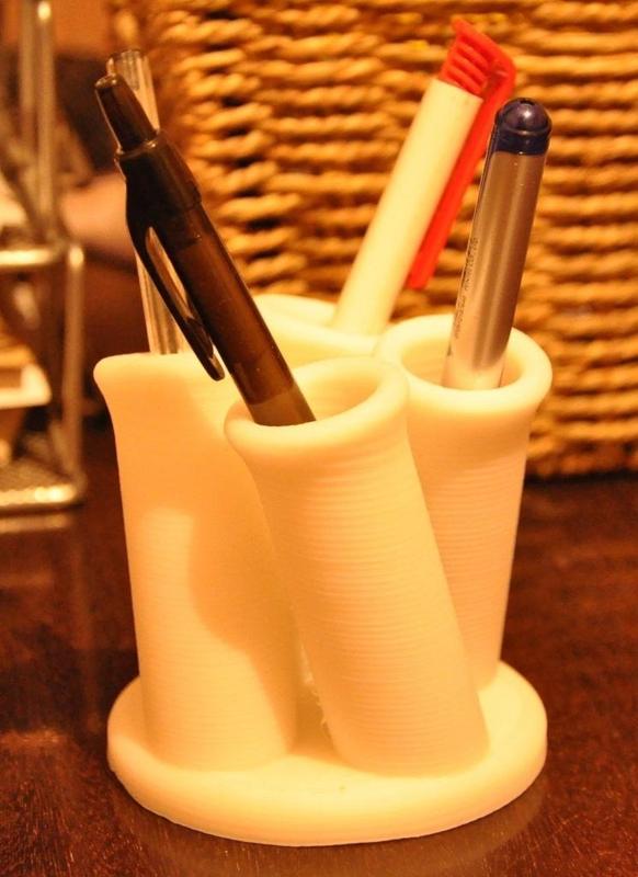 Twist pencil holder