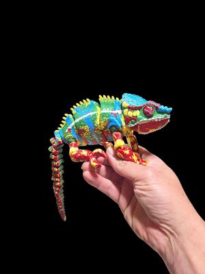 Panther Chameleon/With Stand