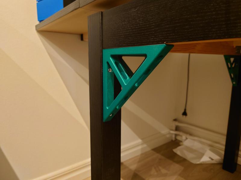 Tableleg Brace