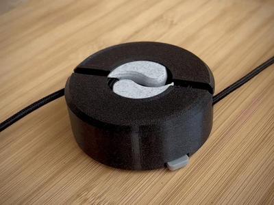 Retractable Cable Organizer - QuickReel