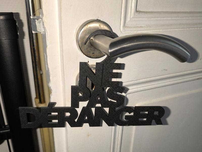Do Not Disturb (In French)