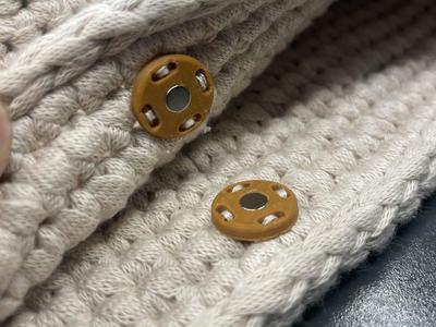 Sew-on magnetic buttons 