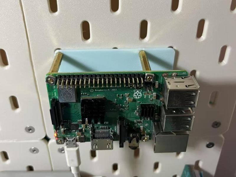 Raspberry Pi Pegboard Hanger