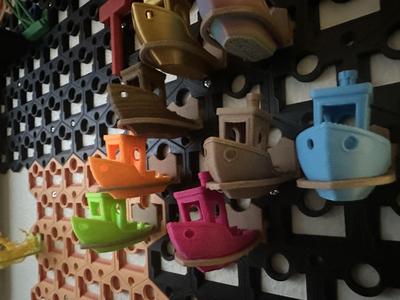 GOEWS Benchy Display