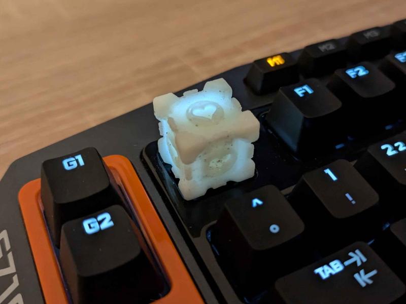 Companion Cube Keycap