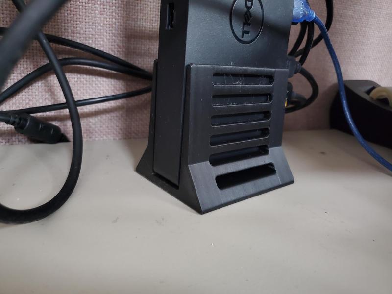 Vertical laptop dock stand