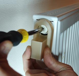Radiator degassing / Heater venting drain tool