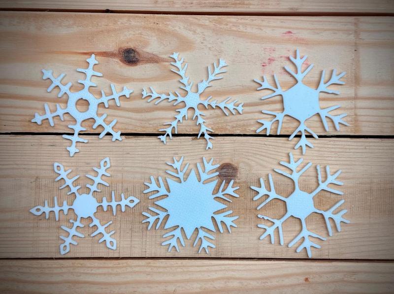 Snowflake Scatter Decorations