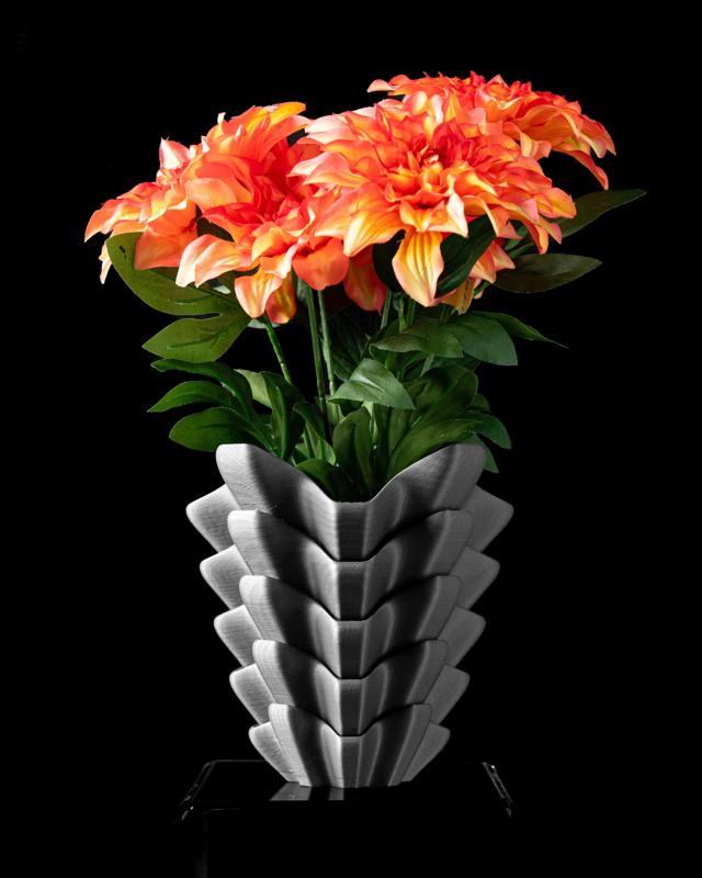 Trilo Flower Vase by MODERN MACHINE