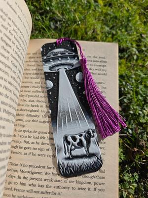 Cow Abduction" 3D Printed Bookmark – Multi-Color Layered Design
