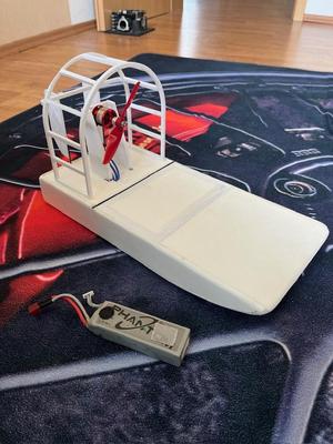 RC Sumpfboot Propellerschutz, Ruder und Motorhalterung