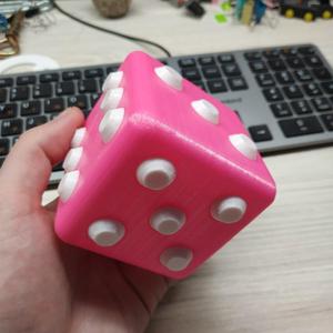 Cube dice