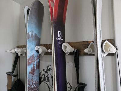 Clamping Ski Wall Mount