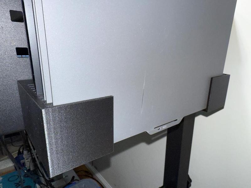 Workbench Side Mount Pegboard Build Plate Holder