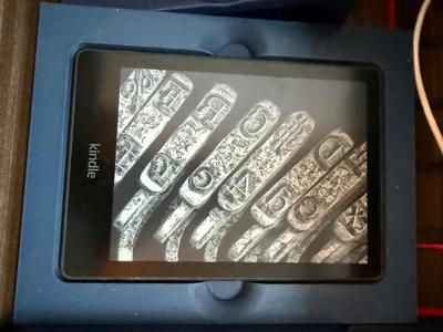 Kindle Paperwhite Gridfinity (Room for Pop Socket)