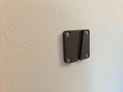 VESA 75x75 or 100x100 low profile wall mount