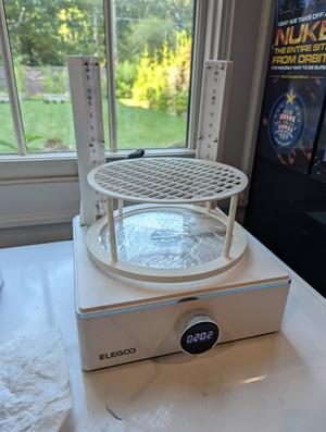 Stackable riser/turntable for resin 3d printer UV curing stations