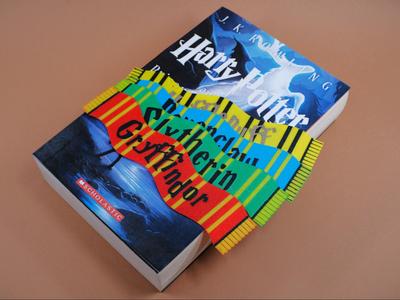 Hogwarts Scarves Bookmarks / Harry Potter