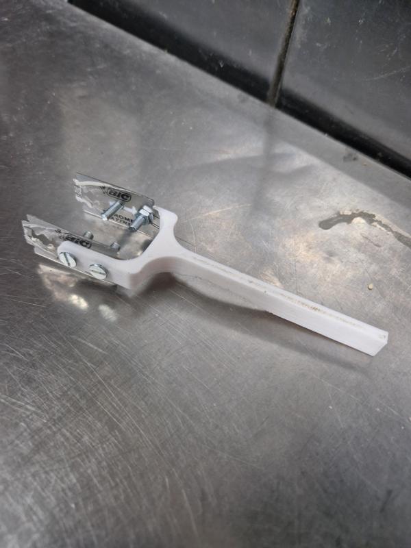 cuchilla doble v1.stl