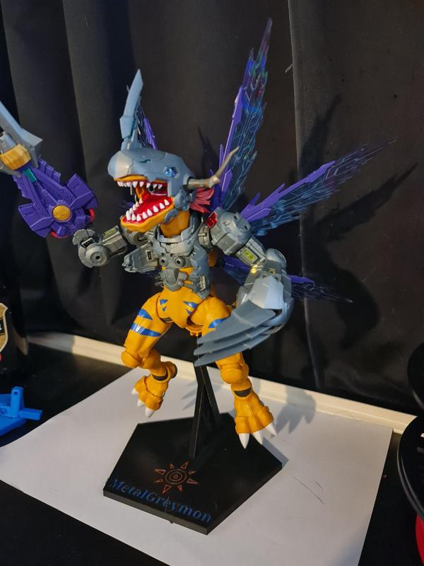 Metalgreymon stand