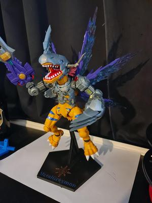 Metalgreymon stand
