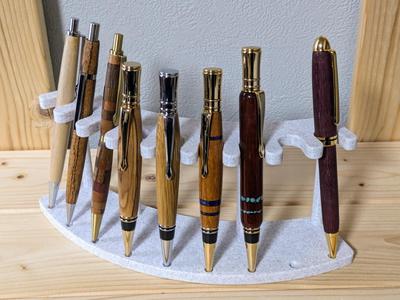 Virtical pen stand