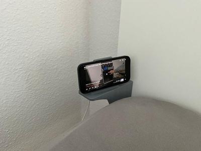 Ikea Malm Stand iPhone Magsafe iOS17