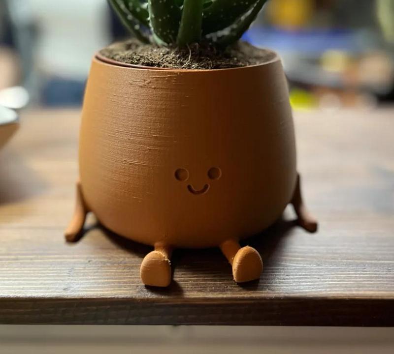 happy plant pot :)