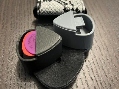 PICKBUDDY guitar pick dispenser with clip