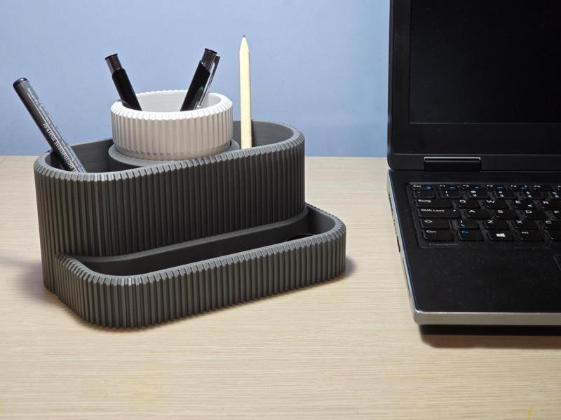 Desk organizer