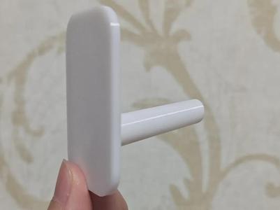 A (not) serious hook