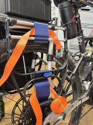 Thule Side Frames clips for straps / screwed