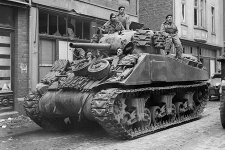 ww2 m4sherman tank